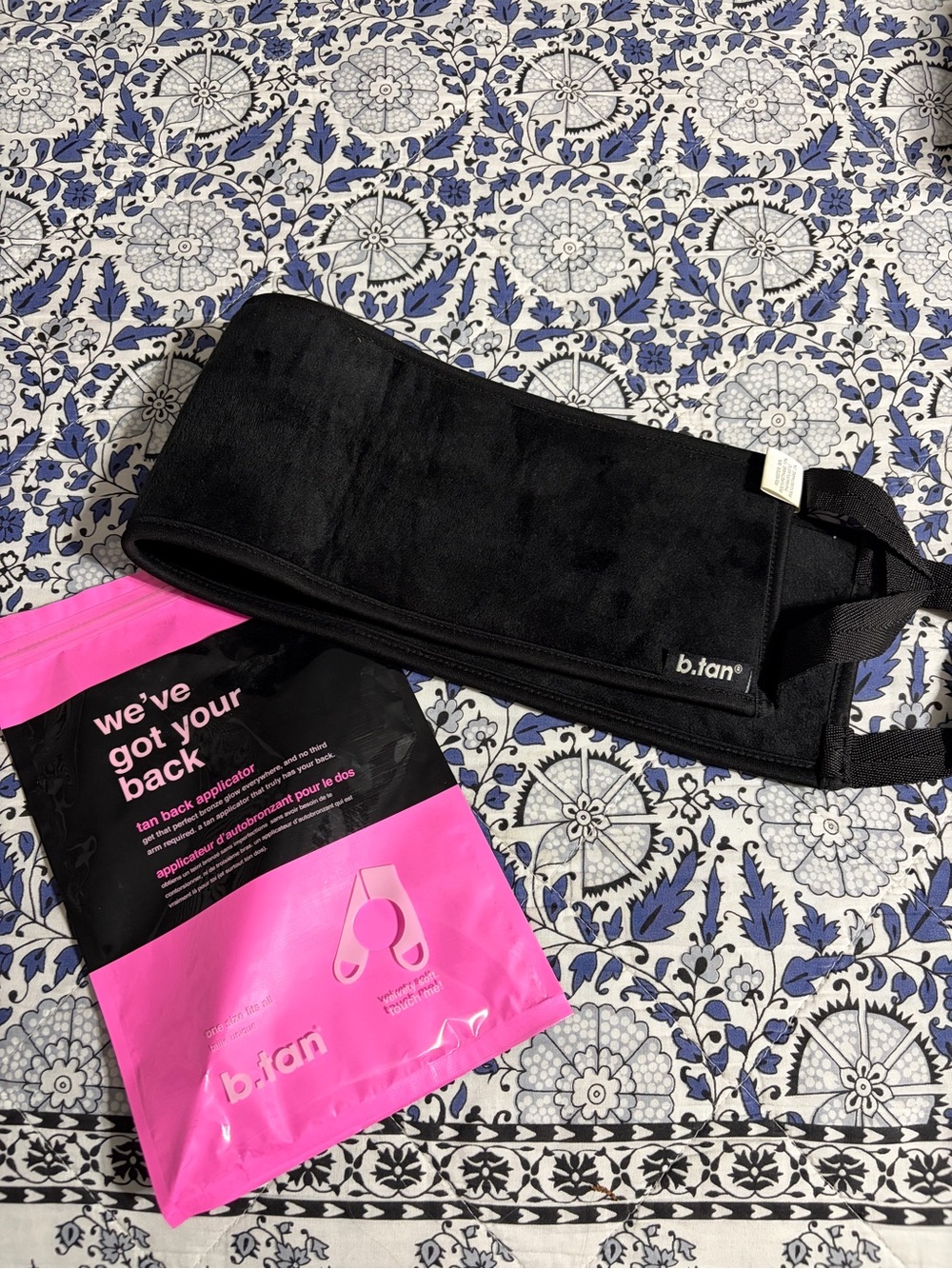 b.tan Black Back Applicator + Pink Packaging. NEW